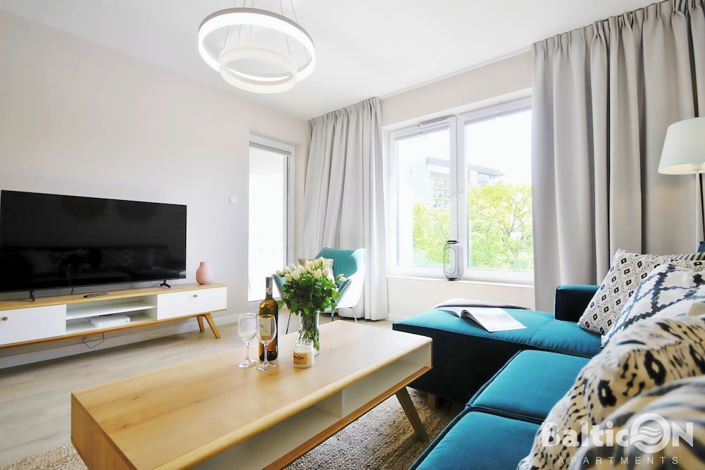 Deluxe Apartment, 1 Queen Bed with Sofa bed, Pool Access, Pool View (NTD214) photo 1