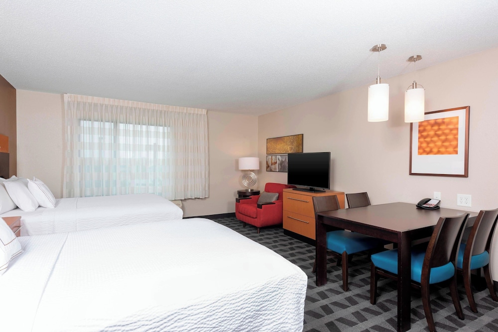Studio, 2 Queen Beds (Mobility/Hearing Accessible, Tub) photo 1