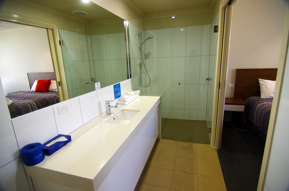 Superior Suite, 1 Queen Bed, Non Smoking (Queen) photo 3