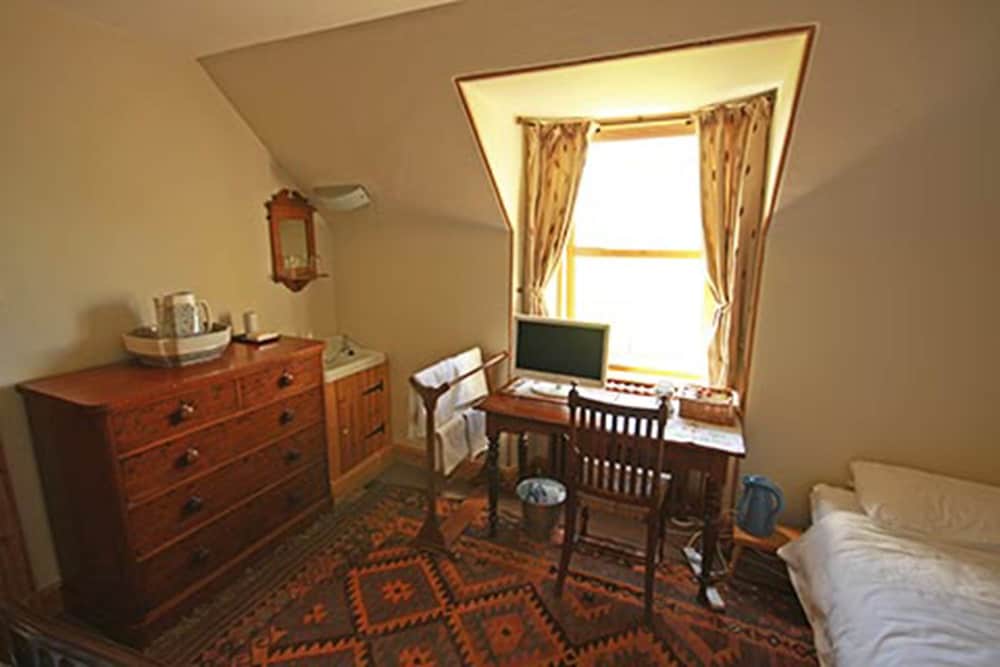 Twin Room, Shared Bathroom photo 1