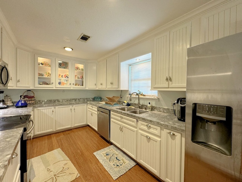 House, 3 Bedrooms photo 2