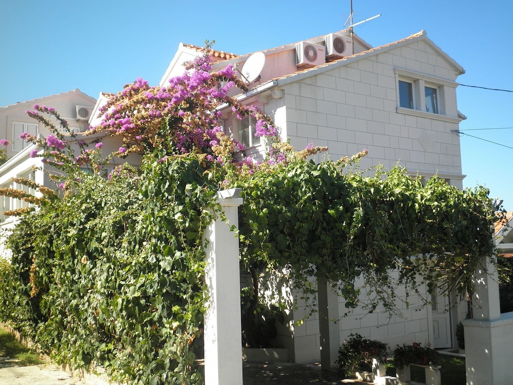 Apartment (Aldica - 300 m from sea - A1(6+1))