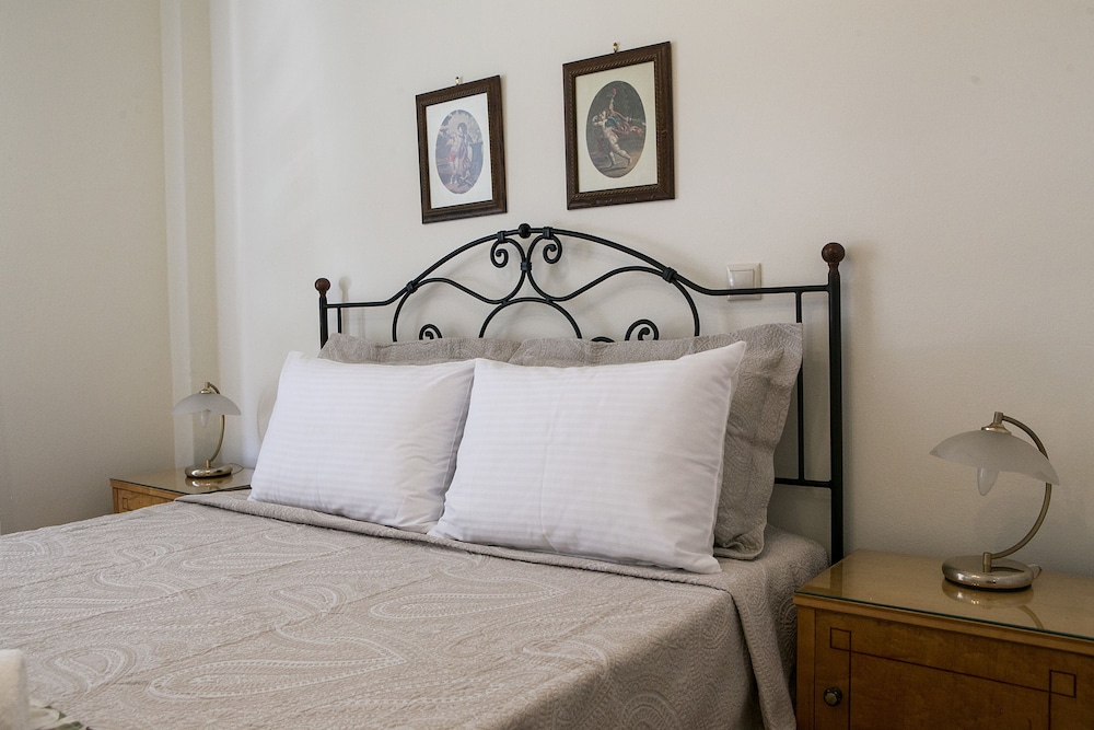 City Apartment, 1 Queen Bed With Sofa Bed, Balcony, City View photo 3