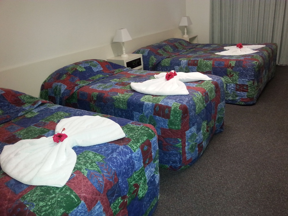 Motel Room, Non Smoking (4 People) photo 3
