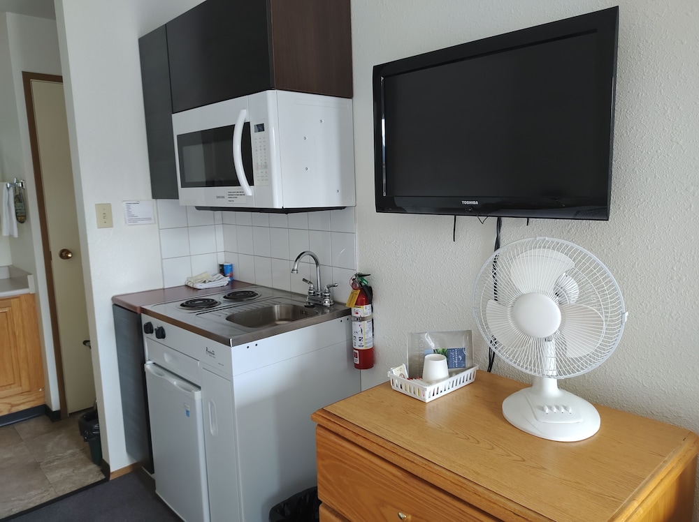 Kitchenette 1 Queen Bed photo 2