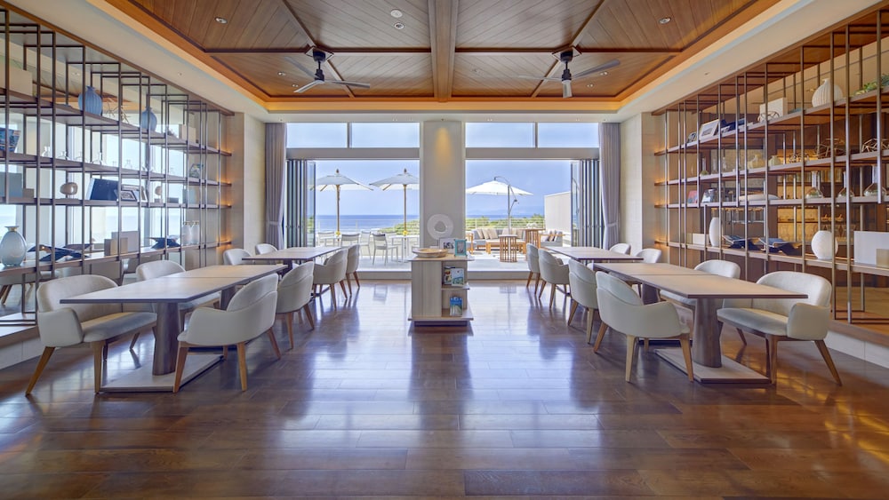 Classic Room, 2 Twin Beds, Club Lounge Access, Ocean View (Private Terrace) - Photo 18