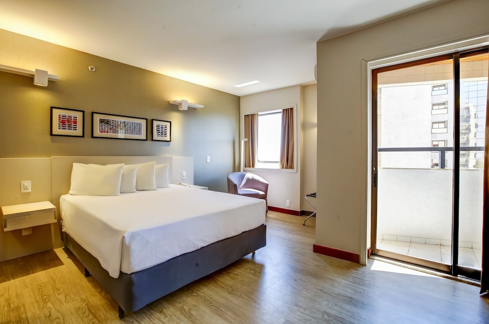 Luxury Suite, 1 Queen Bed, Non Smoking - Photo 8