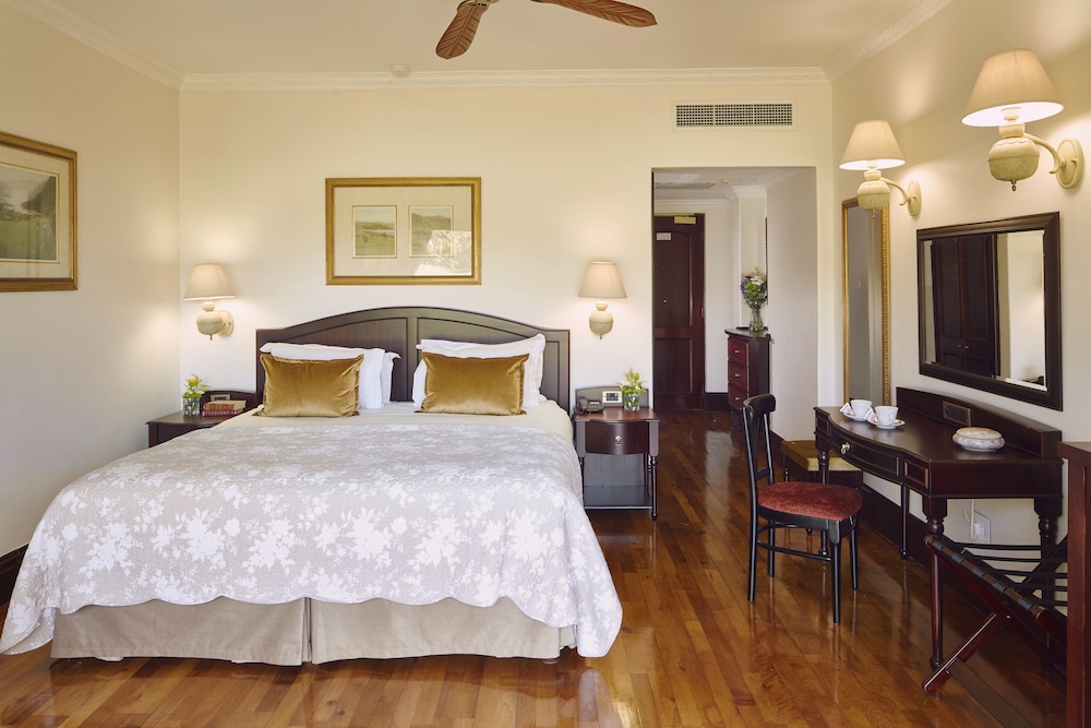 Double or Twin Room, Patio, Golf View photo 1
