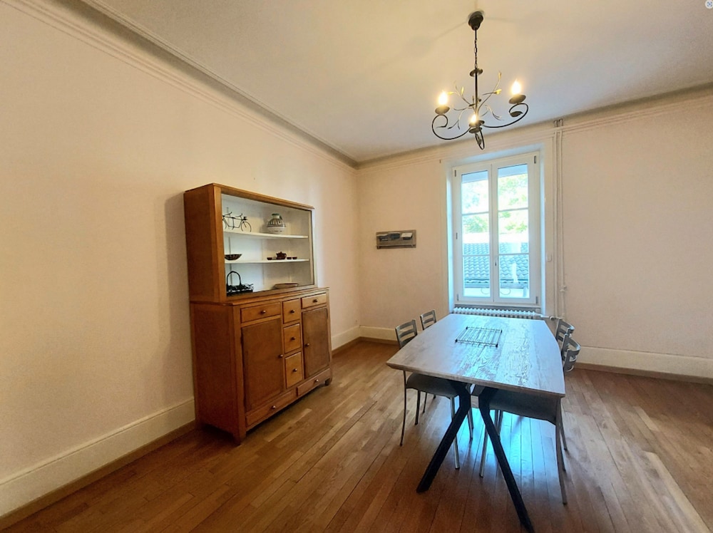 Apartment photo 2
