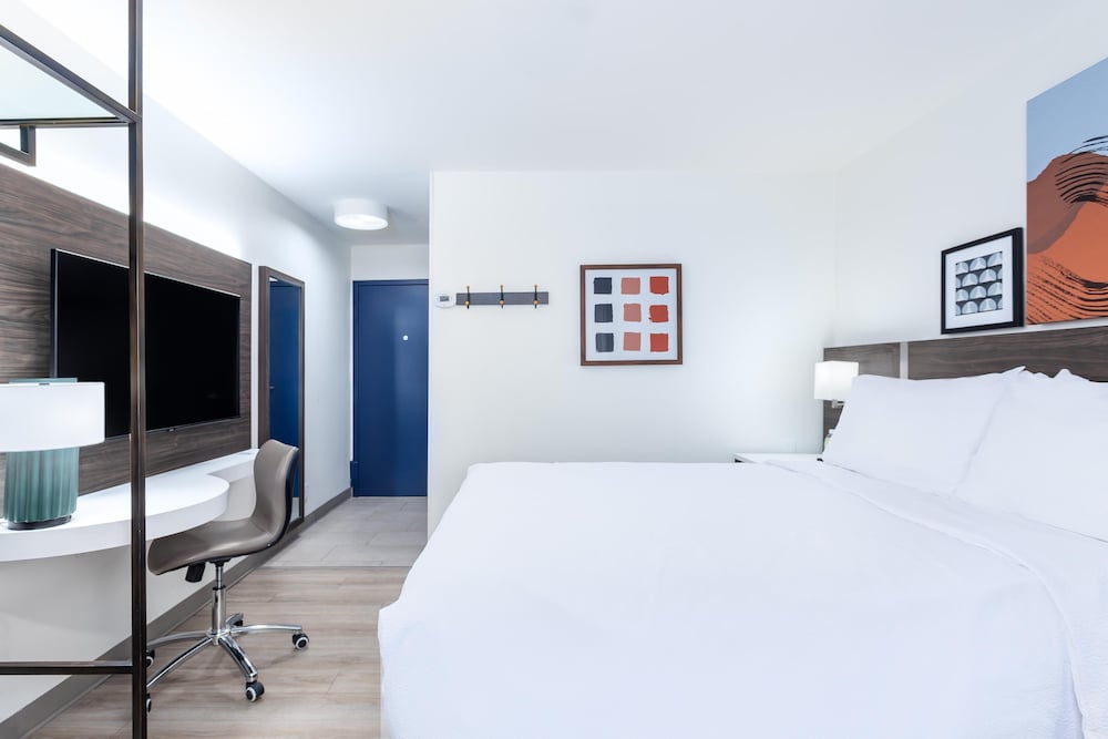 Room, 1 Queen Bed - Photo 3