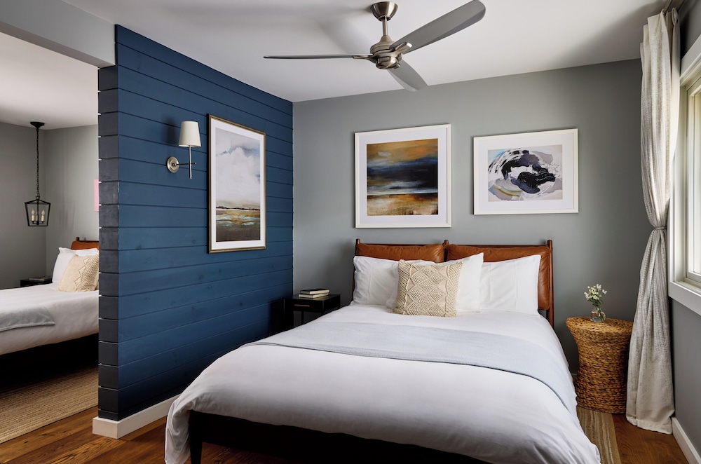 Room (Atlantic Double Queen)