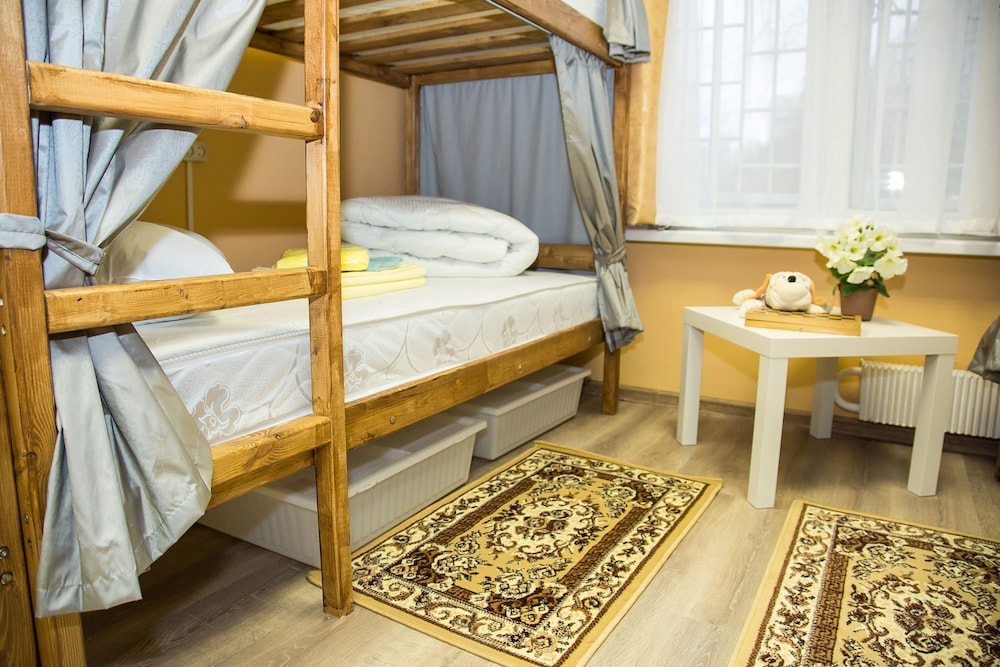 Bed in 6-beds dormitory for women