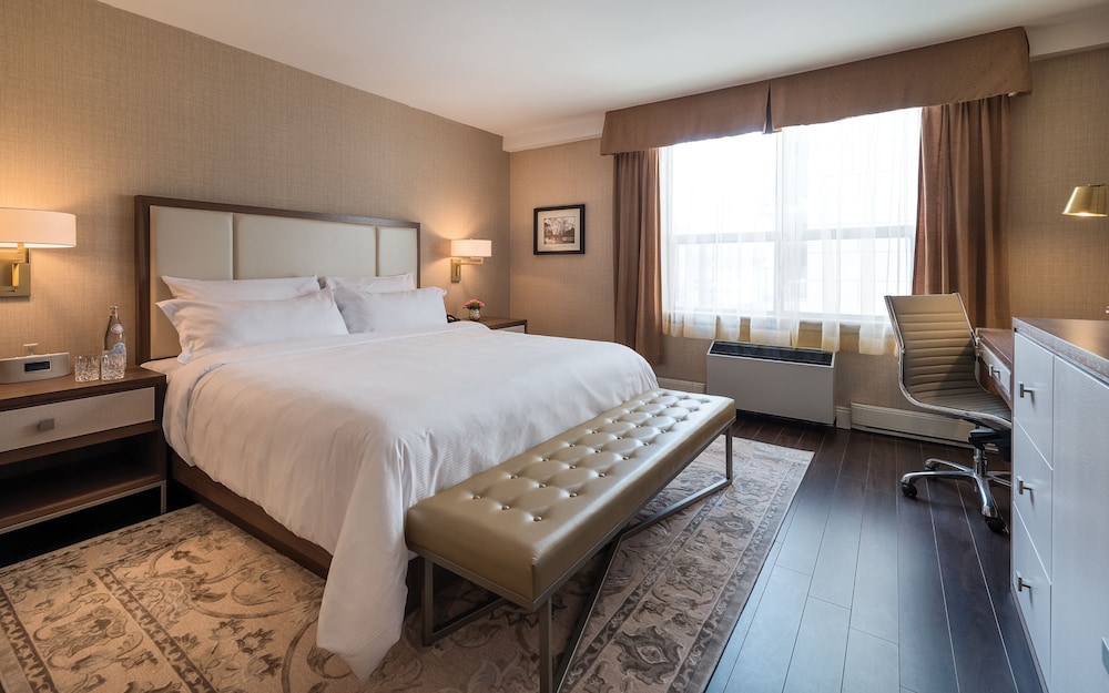 Executive Room, 1 King Bed - Photo 2