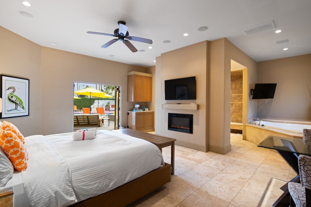 Luxury Suite, Hot Tub, Pool View photo 1