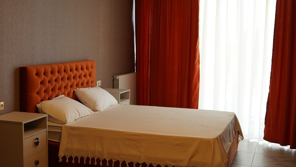 Basic Double Room, Balcony, Garden View