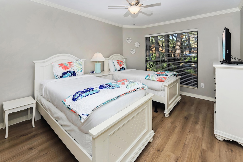 House, 1 King Bed With Sofa Bed (Fairways 231) photo 3