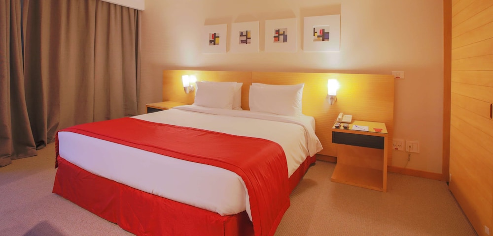 Luxury room, 1 King bed - Photo 9