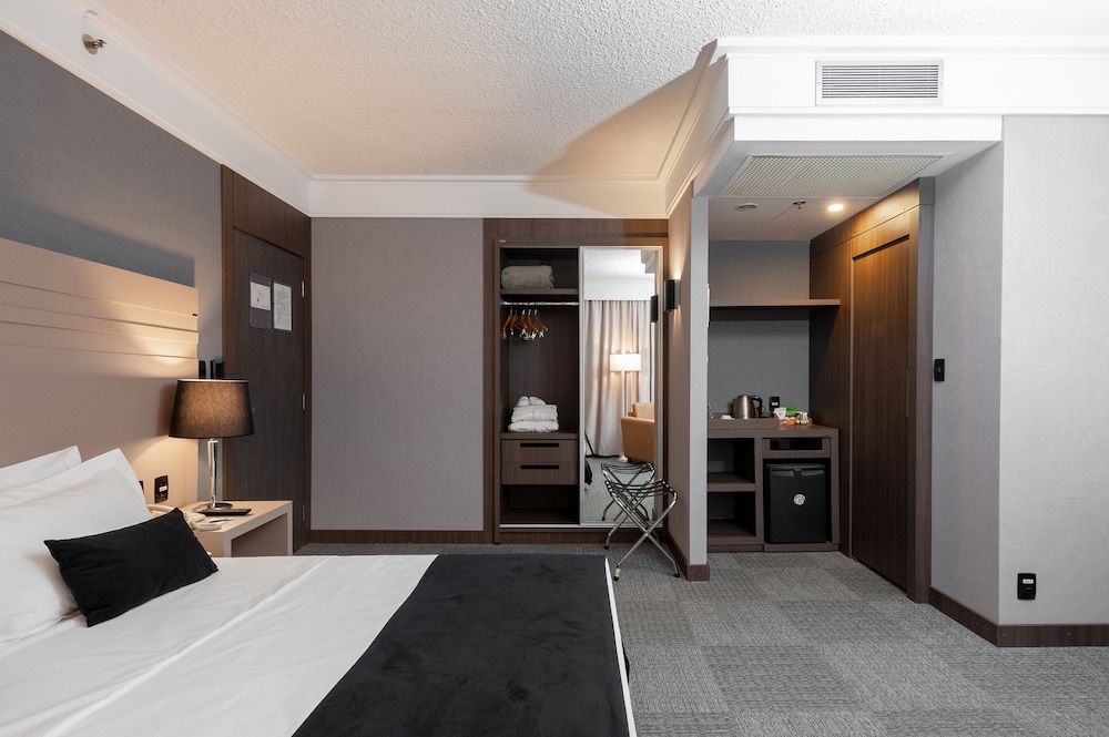 Premium Double Room - Photo 6