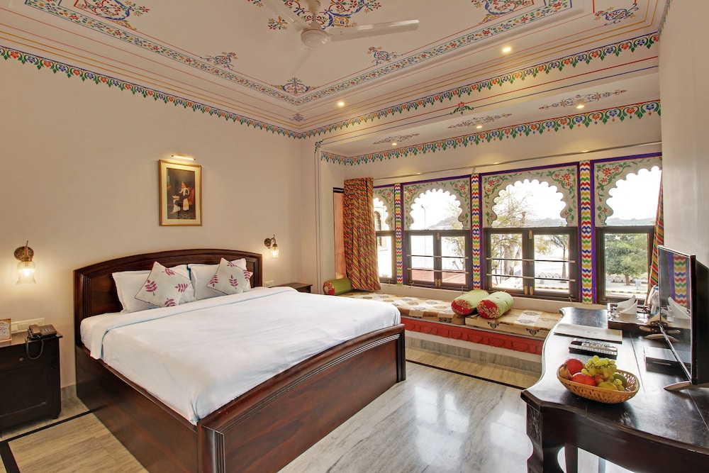 Super Deluxe Room