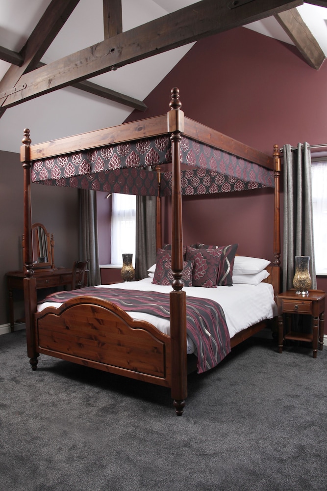 Superior Double Room with Four Poster Bed
