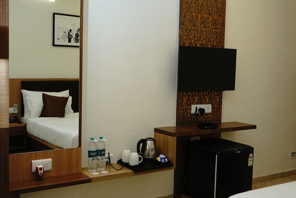 SUPERIOR DELUXE ROOM - Photo 7