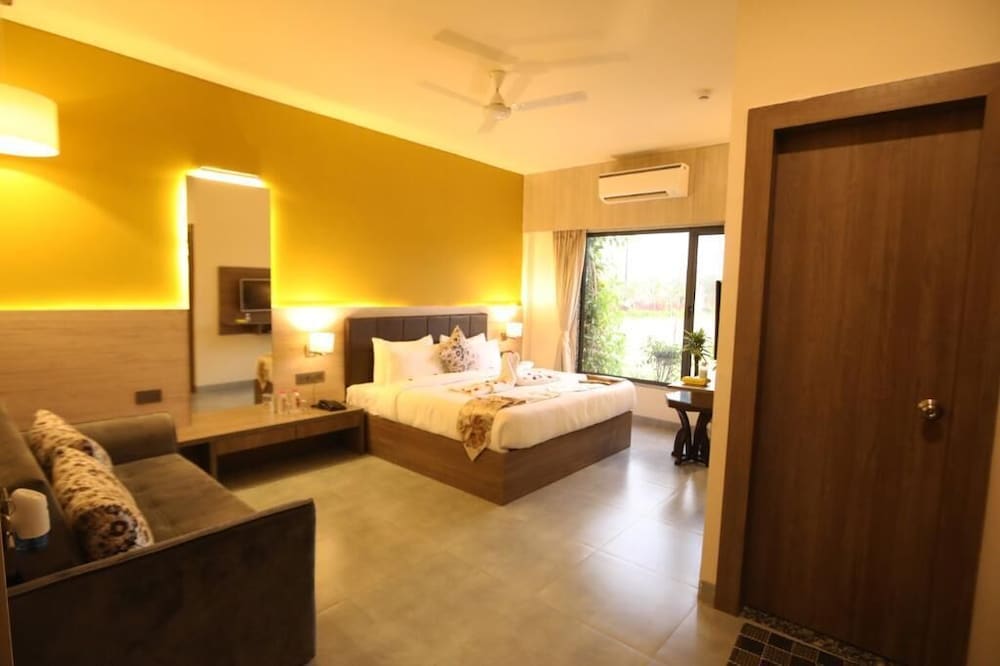 Deluxe Room - Photo 5