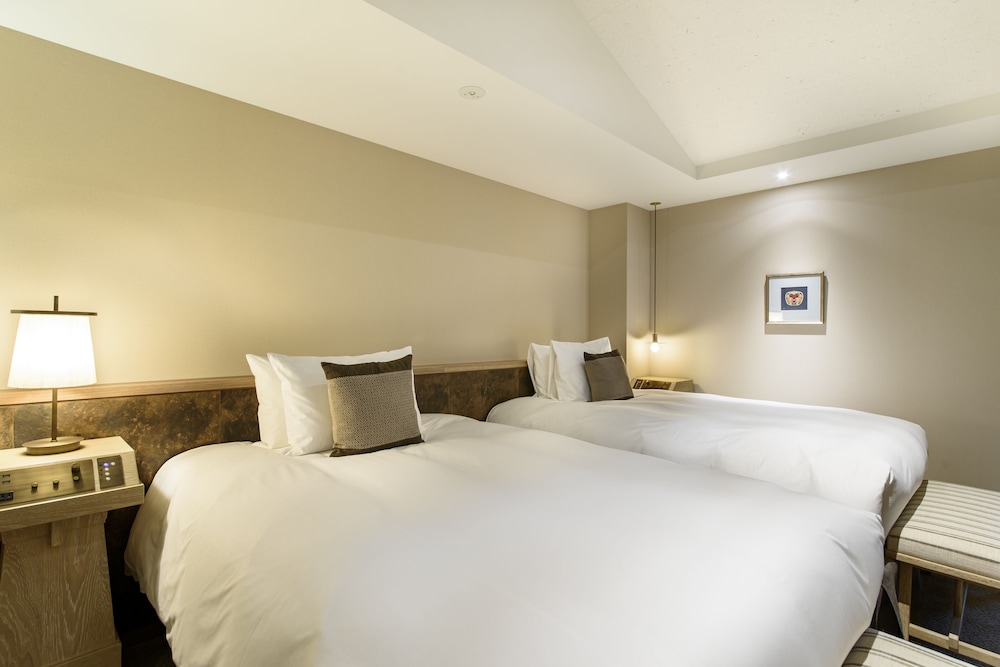 Premium Suite - Photo 3