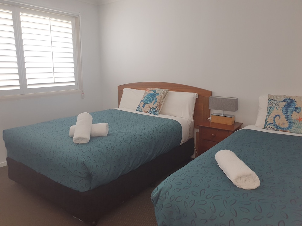 Standard Room, Multiple Beds, Non Smoking - Photo 1