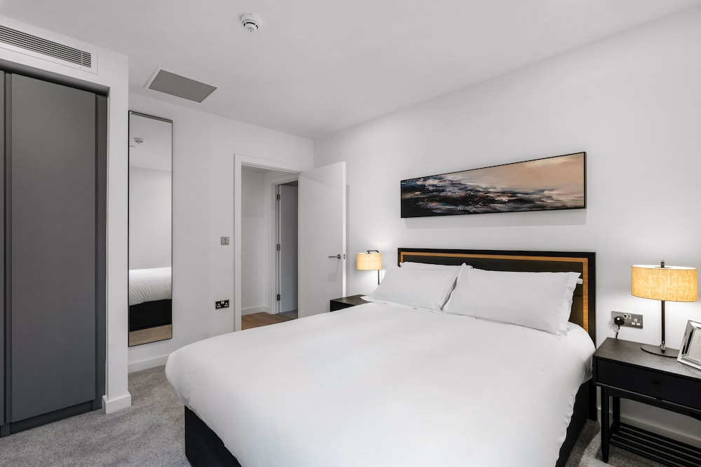 Two Bedroom Premium Apartment - Photo 10