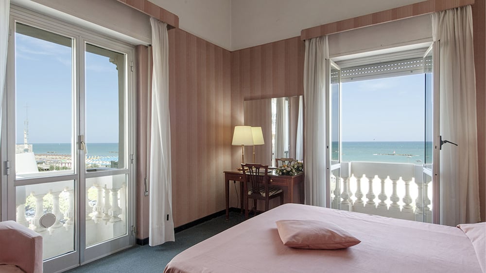 Standard Double or Twin Room, Sea View - Photo 7