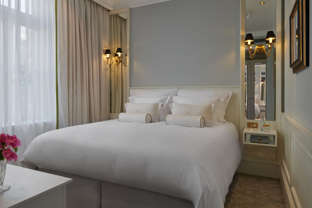 Premium Double or Twin Room, City View - Photo 3