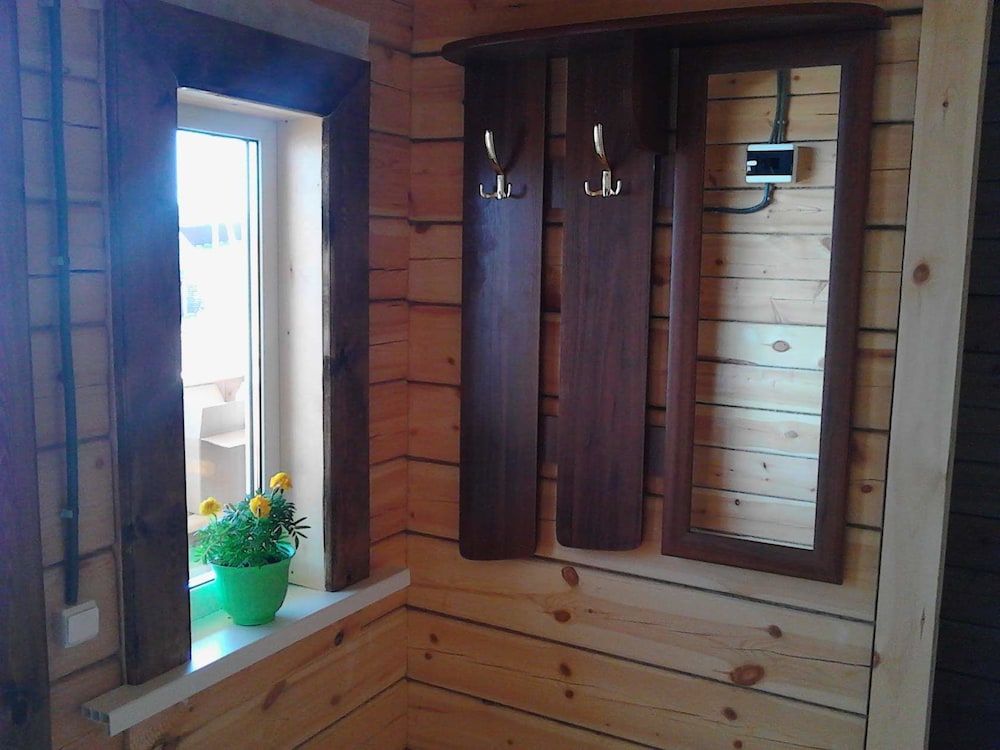 Family Room, Private Bathroom photo 2