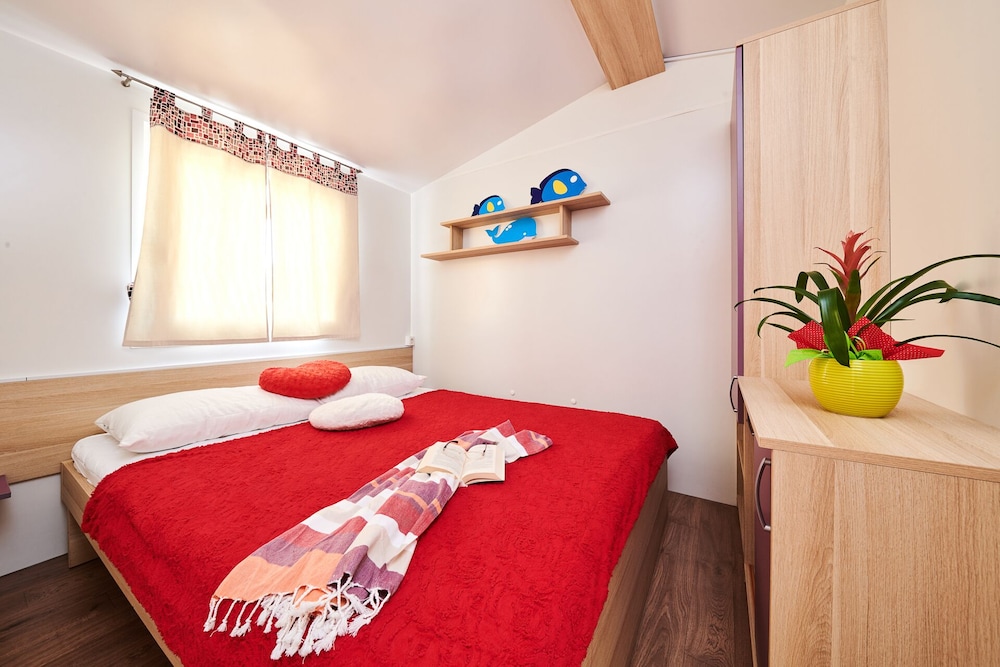 Mobile Home, 2 Bedrooms