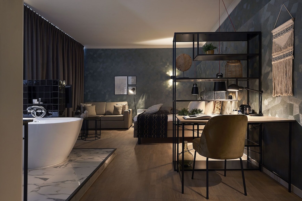 Suite (Open) photo 2