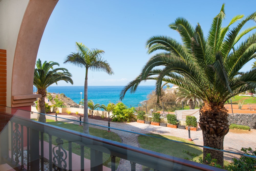 Double or Twin Room, Partial Sea View