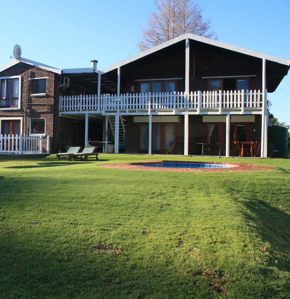 Cottage (2) photo 1