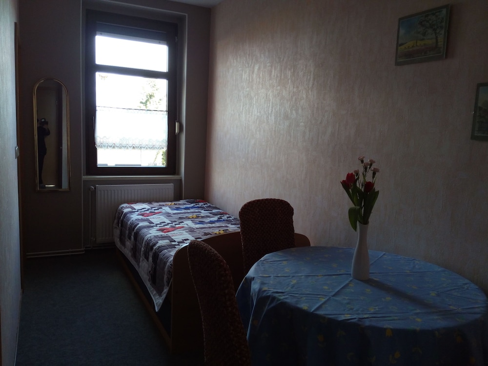 Basic Apartment, Multiple Beds photo 1