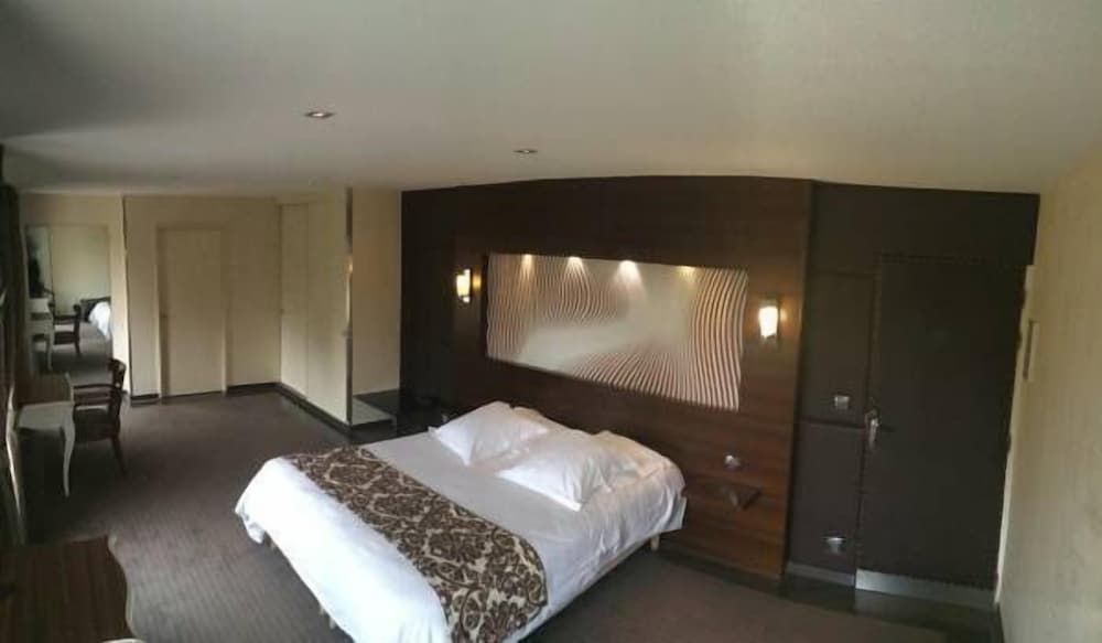 Deluxe Suite photo 1