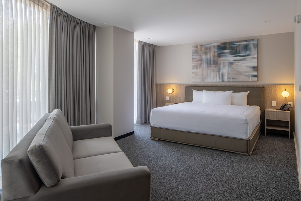 Elements Suite Terrace - Photo 1