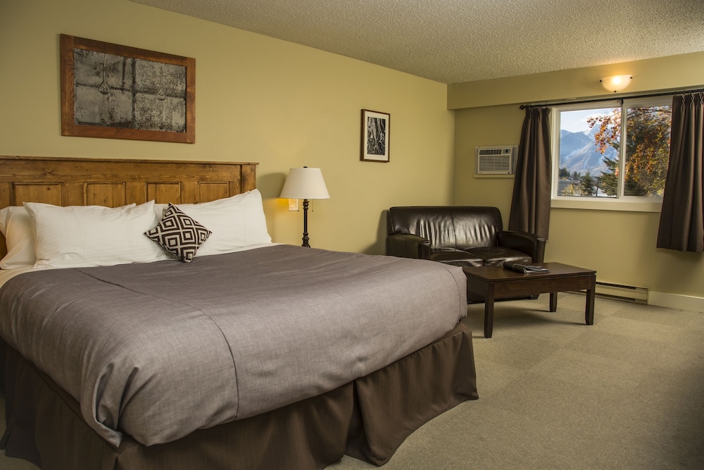 Superior Room, 1 King Bed, Balcony photo 1