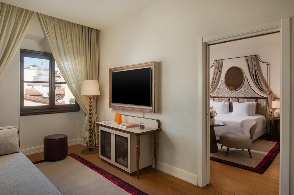 Suite (Extra Bed 3 adults)