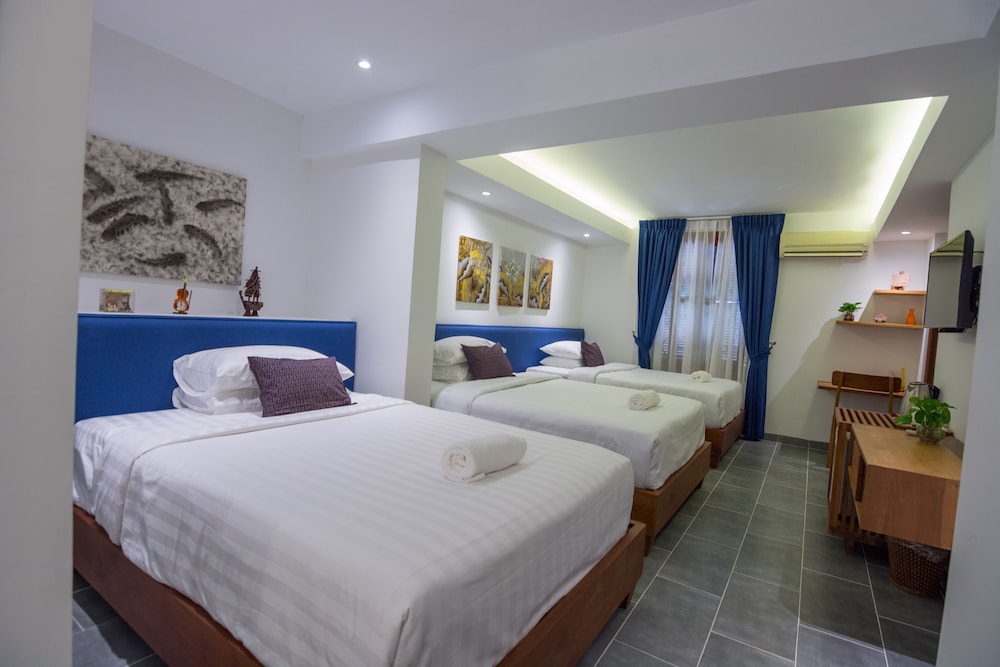 Deluxe Triple Room (Free Airport Pick Up) photo 3