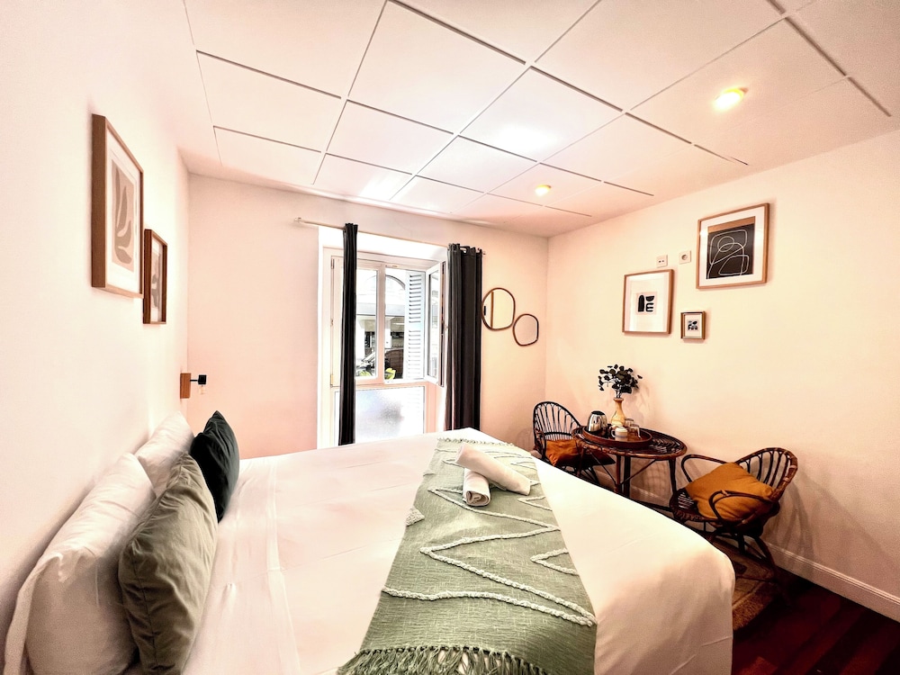 Comfort Room - Photo 1