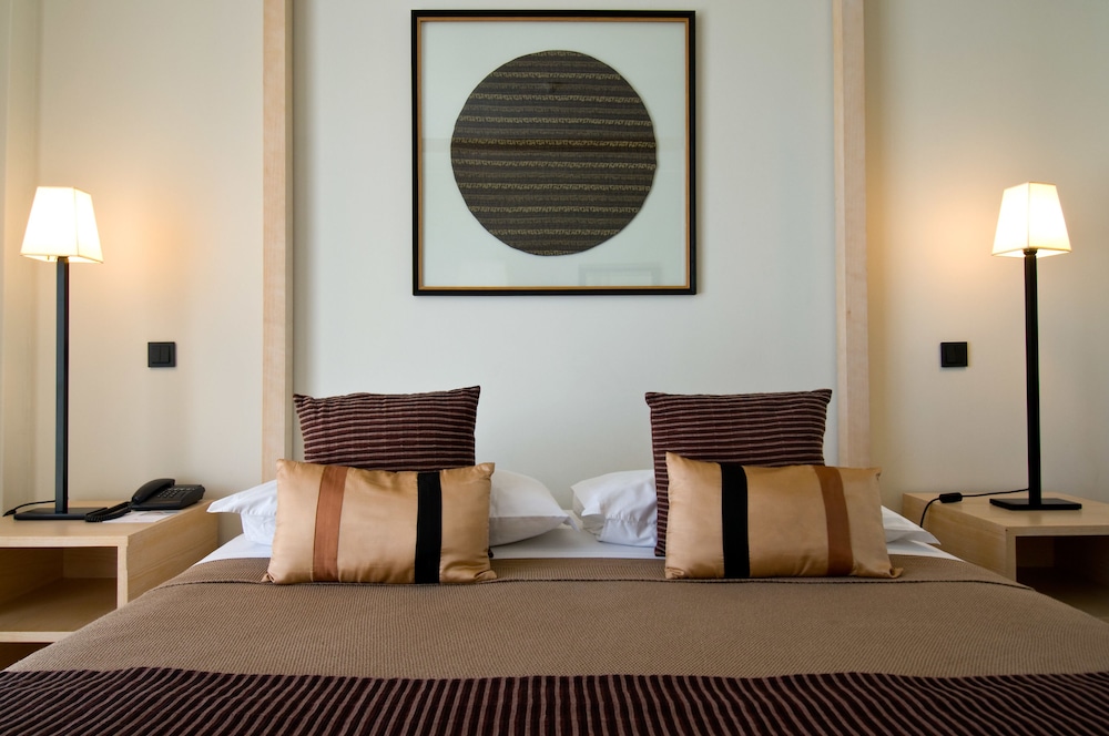 Double or Twin Room - Photo 2