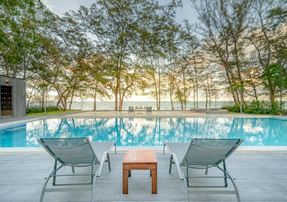 Presidential Villa, 4 Bedrooms, Beachfront - Photo 12