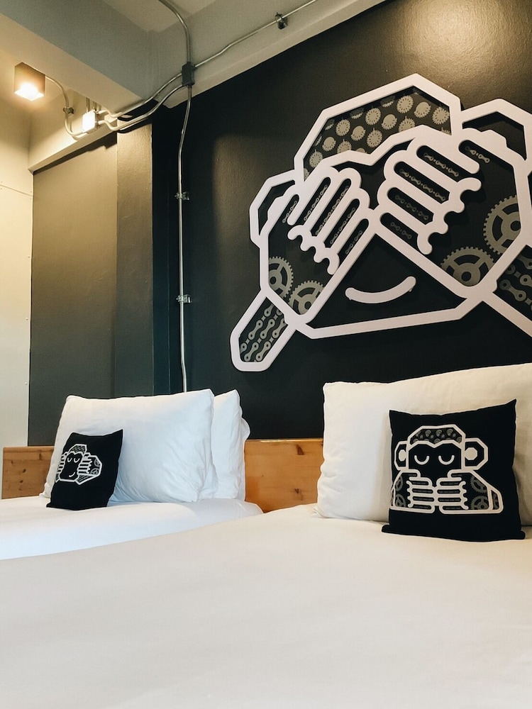 Standard Twin Room - Photo 3