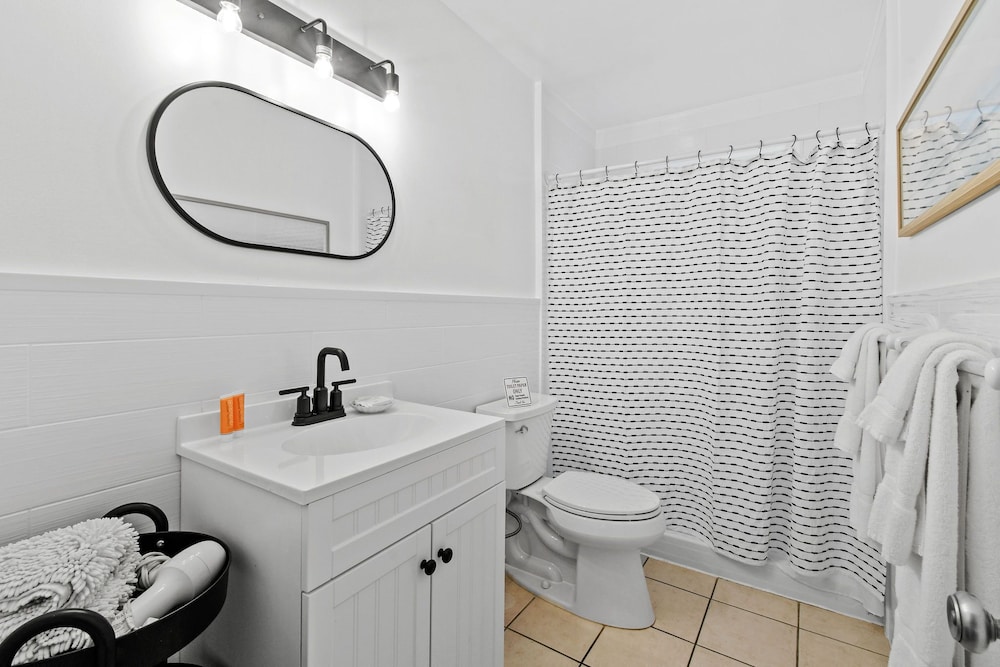 Apartment H photo 3