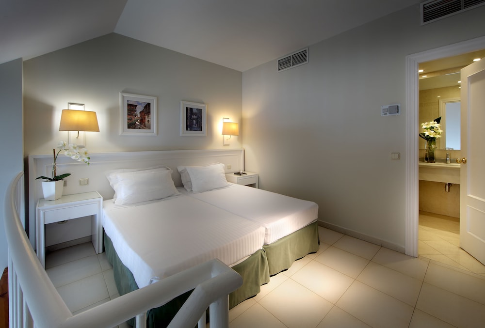 Double Room - Photo 3