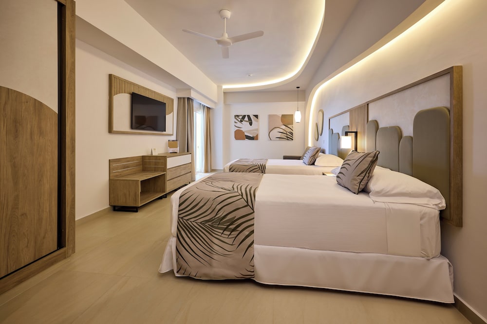 Family Room, 2 Bedrooms, Ocean View (B2C-US) photo 3