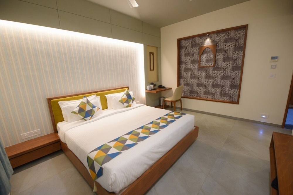 Classic Double Room, City View